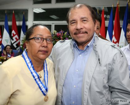 Entregan Medalla “Presidente de la República” a maestros eméritos y a los mejores maestros y estudiantes de Nicaragua