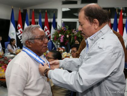 Entregan Medalla “Presidente de la República” a maestros eméritos y a los mejores maestros y estudiantes de Nicaragua