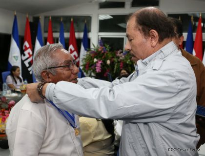 Entregan Medalla “Presidente de la República” a maestros eméritos y a los mejores maestros y estudiantes de Nicaragua