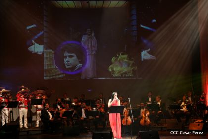 Homenaje a Juan Gabriel en el Teatro Nacional Rubén Darío