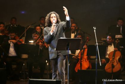 Homenaje a Juan Gabriel en el Teatro Nacional Rubén Darío