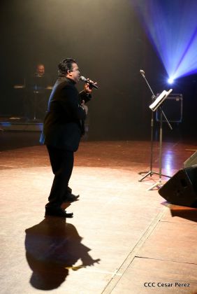Homenaje a Juan Gabriel en el Teatro Nacional Rubén Darío