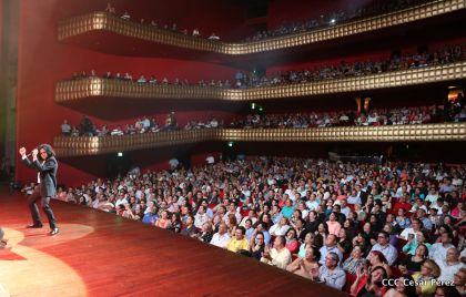 Homenaje a Juan Gabriel en el Teatro Nacional Rubén Darío