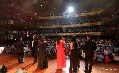 Homenaje a Juan Gabriel en el Teatro Nacional Rubén Darío
