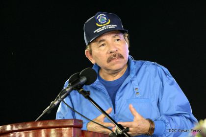 Daniel y Rosario presiden Acto del 37 Aniversario de la Policía Nacional