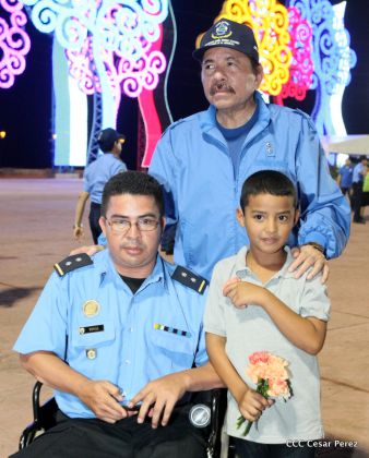 Daniel y Rosario presiden Acto del 37 Aniversario de la Policía Nacional