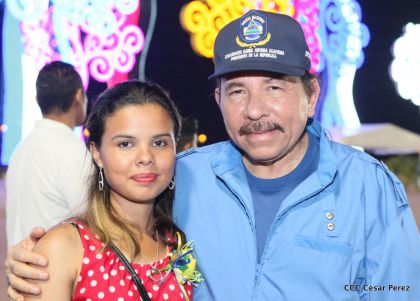 Daniel y Rosario presiden Acto del 37 Aniversario de la Policía Nacional