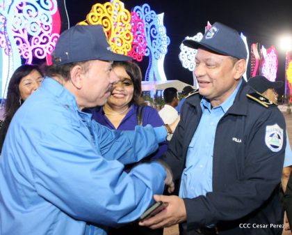 Daniel y Rosario presiden Acto del 37 Aniversario de la Policía Nacional