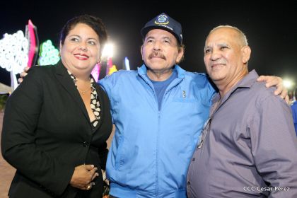 Daniel y Rosario presiden Acto del 37 Aniversario de la Policía Nacional