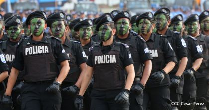 Daniel y Rosario presiden Acto del 37 Aniversario de la Policía Nacional