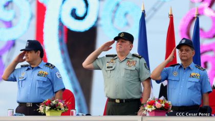 Daniel y Rosario presiden Acto del 37 Aniversario de la Policía Nacional