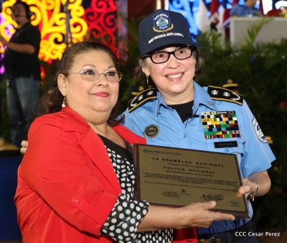 Daniel y Rosario presiden Acto del 37 Aniversario de la Policía Nacional
