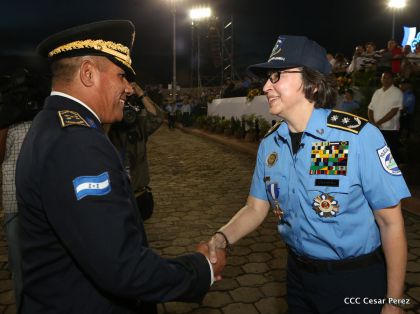 Daniel y Rosario presiden Acto del 37 Aniversario de la Policía Nacional