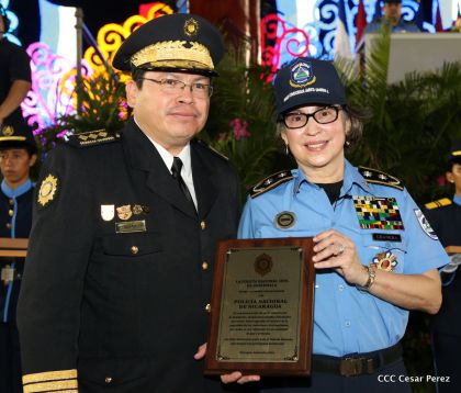 Daniel y Rosario presiden Acto del 37 Aniversario de la Policía Nacional