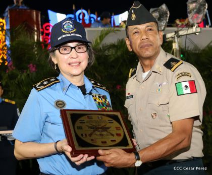 Daniel y Rosario presiden Acto del 37 Aniversario de la Policía Nacional