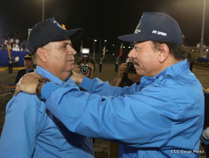Daniel y Rosario presiden Acto del 37 Aniversario de la Policía Nacional