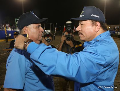 Daniel y Rosario presiden Acto del 37 Aniversario de la Policía Nacional