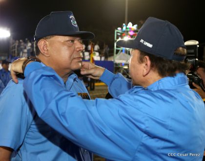 Daniel y Rosario presiden Acto del 37 Aniversario de la Policía Nacional
