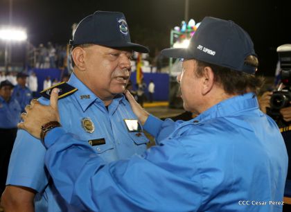 Daniel y Rosario presiden Acto del 37 Aniversario de la Policía Nacional