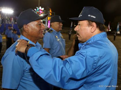 Daniel y Rosario presiden Acto del 37 Aniversario de la Policía Nacional