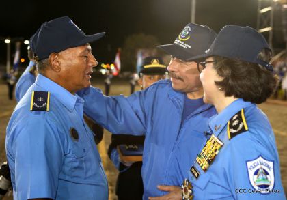 Daniel y Rosario presiden Acto del 37 Aniversario de la Policía Nacional