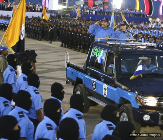 Daniel y Rosario presiden Acto del 37 Aniversario de la Policía Nacional