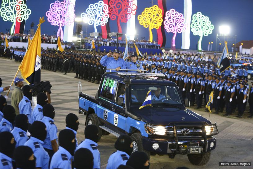 Daniel y Rosario presiden Acto del 37 Aniversario de la Policía Nacional