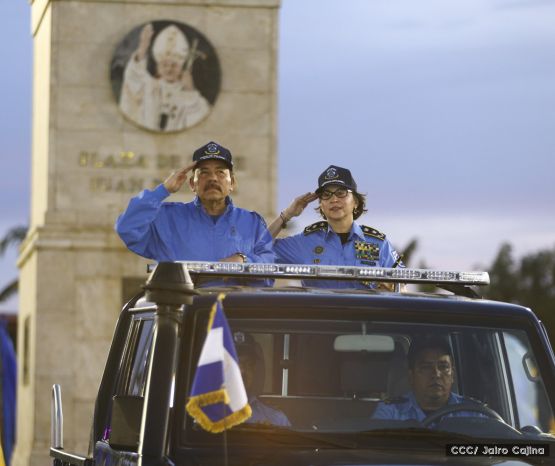 Daniel y Rosario presiden Acto del 37 Aniversario de la Policía Nacional