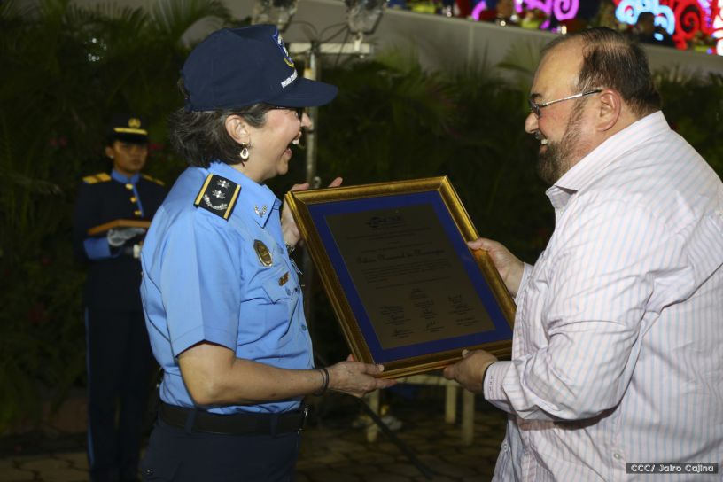 Daniel y Rosario presiden Acto del 37 Aniversario de la Policía Nacional