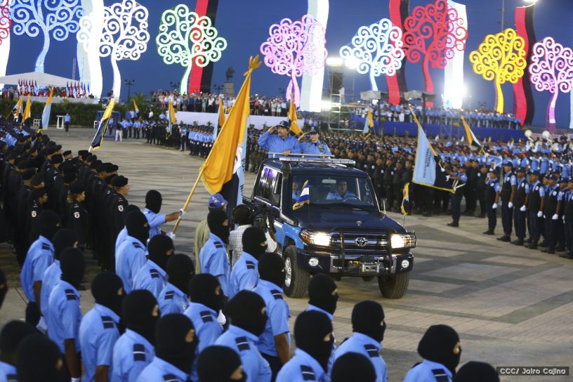 Daniel y Rosario presiden Acto del 37 Aniversario de la Policía Nacional