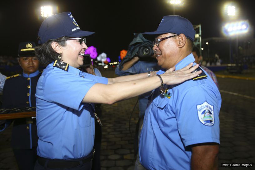 Daniel y Rosario presiden Acto del 37 Aniversario de la Policía Nacional