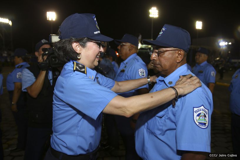 Daniel y Rosario presiden Acto del 37 Aniversario de la Policía Nacional