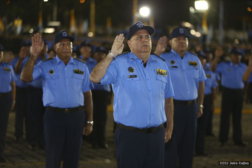 Daniel y Rosario presiden Acto del 37 Aniversario de la Policía Nacional