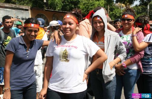 Miles de promesantes acompañan a Santo Domingo de Abajo