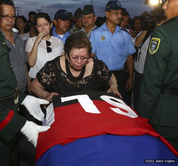 Compañero René Núñez recibido con honores en Peñas Blancas