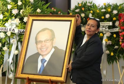 Vela de cuerpo presente del compañero René Núñez Téllez