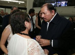 Daniel y Rosario participan en sesión solemne en la Asamblea Nacional en honor al compañero René Núñez