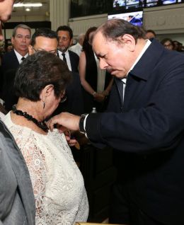 Daniel y Rosario participan en sesión solemne en la Asamblea Nacional en honor al compañero René Núñez