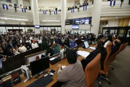 Daniel y Rosario participan en sesión solemne en la Asamblea Nacional en honor al compañero René Núñez