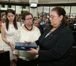 Daniel y Rosario participan en sesión solemne en la Asamblea Nacional en honor al compañero René Núñez