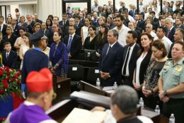Daniel y Rosario participan en sesión solemne en la Asamblea Nacional en honor al compañero René Núñez