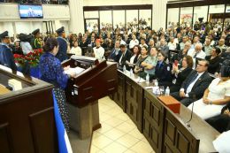 Daniel y Rosario participan en sesión solemne en la Asamblea Nacional en honor al compañero René Núñez