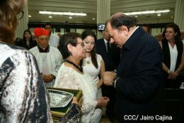 Daniel y Rosario participan en sesión solemne en la Asamblea Nacional en honor al compañero René Núñez