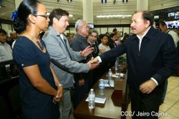 Daniel y Rosario participan en sesión solemne en la Asamblea Nacional en honor al compañero René Núñez