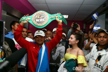 Nicaragua recibe a su Tetracampeón: Román "Chocolatito" González