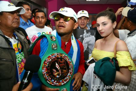 Nicaragua recibe a su Tetracampeón: Román "Chocolatito" González