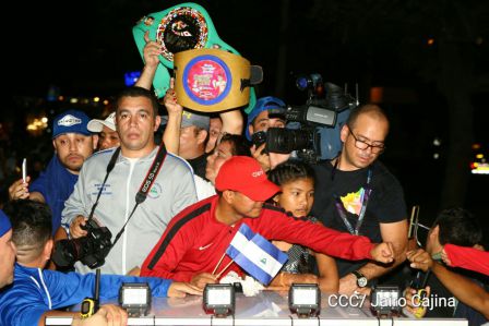 Nicaragua recibe a su Tetracampeón: Román "Chocolatito" González