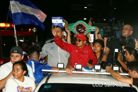 Nicaragua recibe a su Tetracampeón: Román "Chocolatito" González