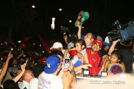 Nicaragua recibe a su Tetracampeón: Román "Chocolatito" González