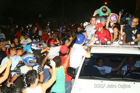 Nicaragua recibe a su Tetracampeón: Román "Chocolatito" González
